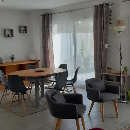 La Maison Des Cigales * Монферье-сюр-Ле