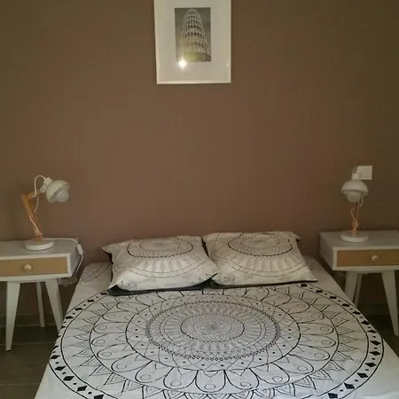 La Maison Des Cigales Дом отдыха *